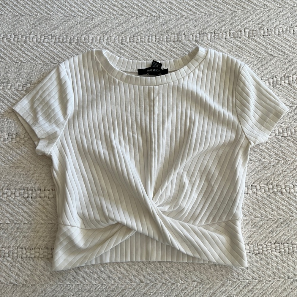 Forever 21 Women’s Cropped Tee
